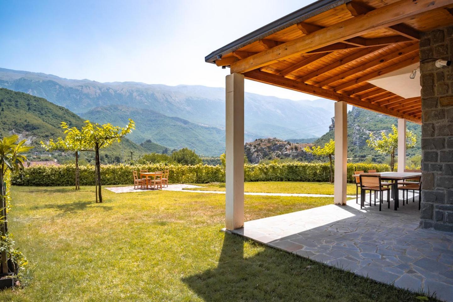 Bujtina Lumo & Pool Villa Permet Ngoại thất bức ảnh